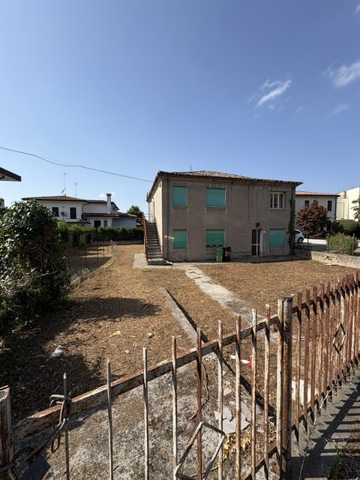 Villa da ristrutturare a Adria
