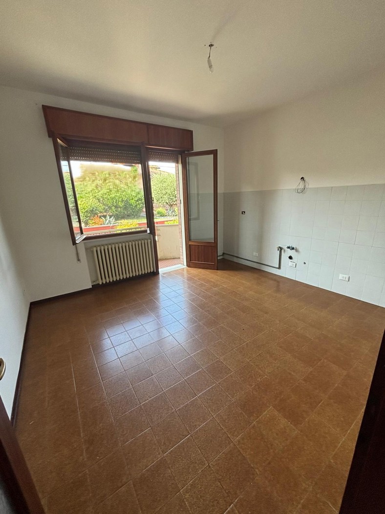 Quadrilocale con giardino a Adria