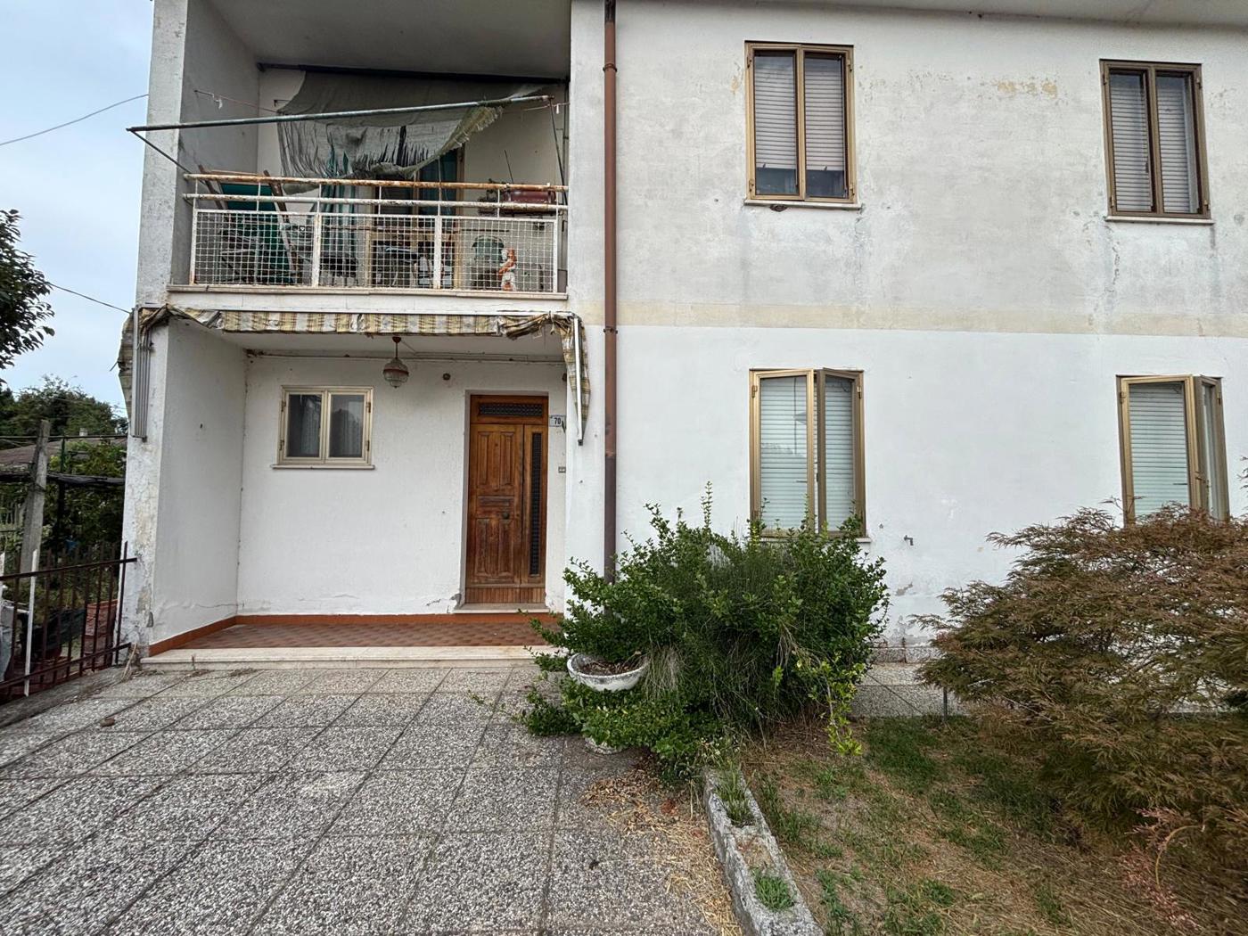 Quadrilocale con giardino a Papozze