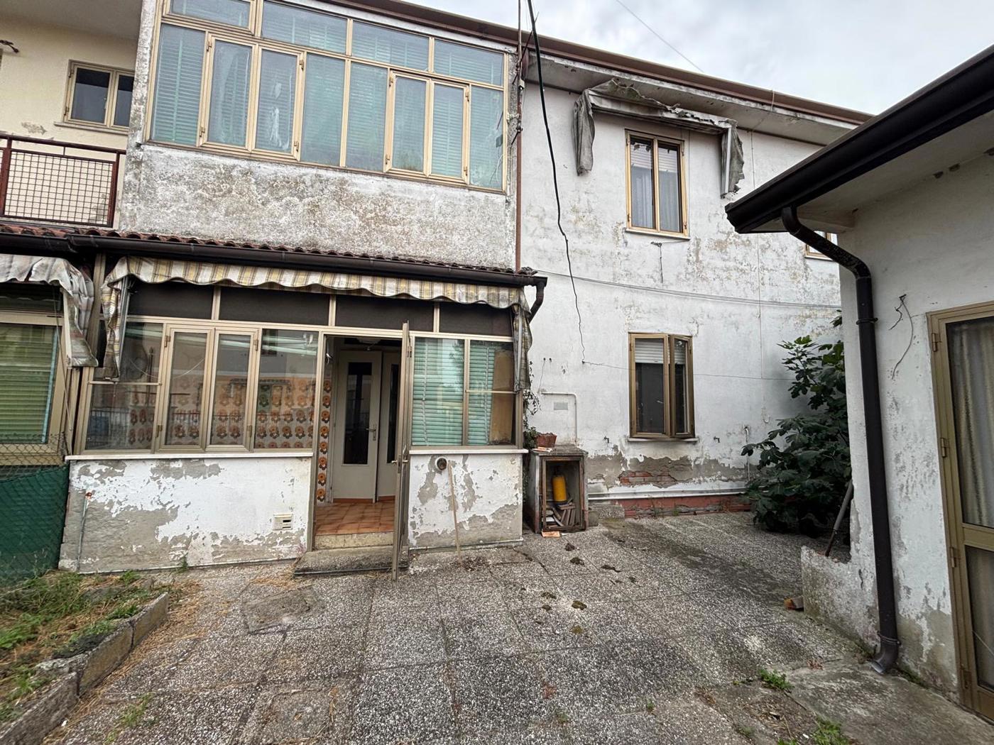 Quadrilocale con giardino a Papozze