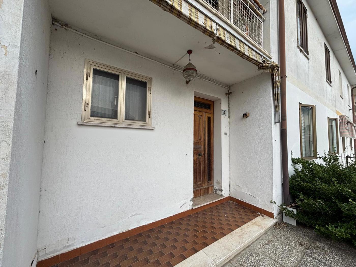 Quadrilocale con giardino a Papozze