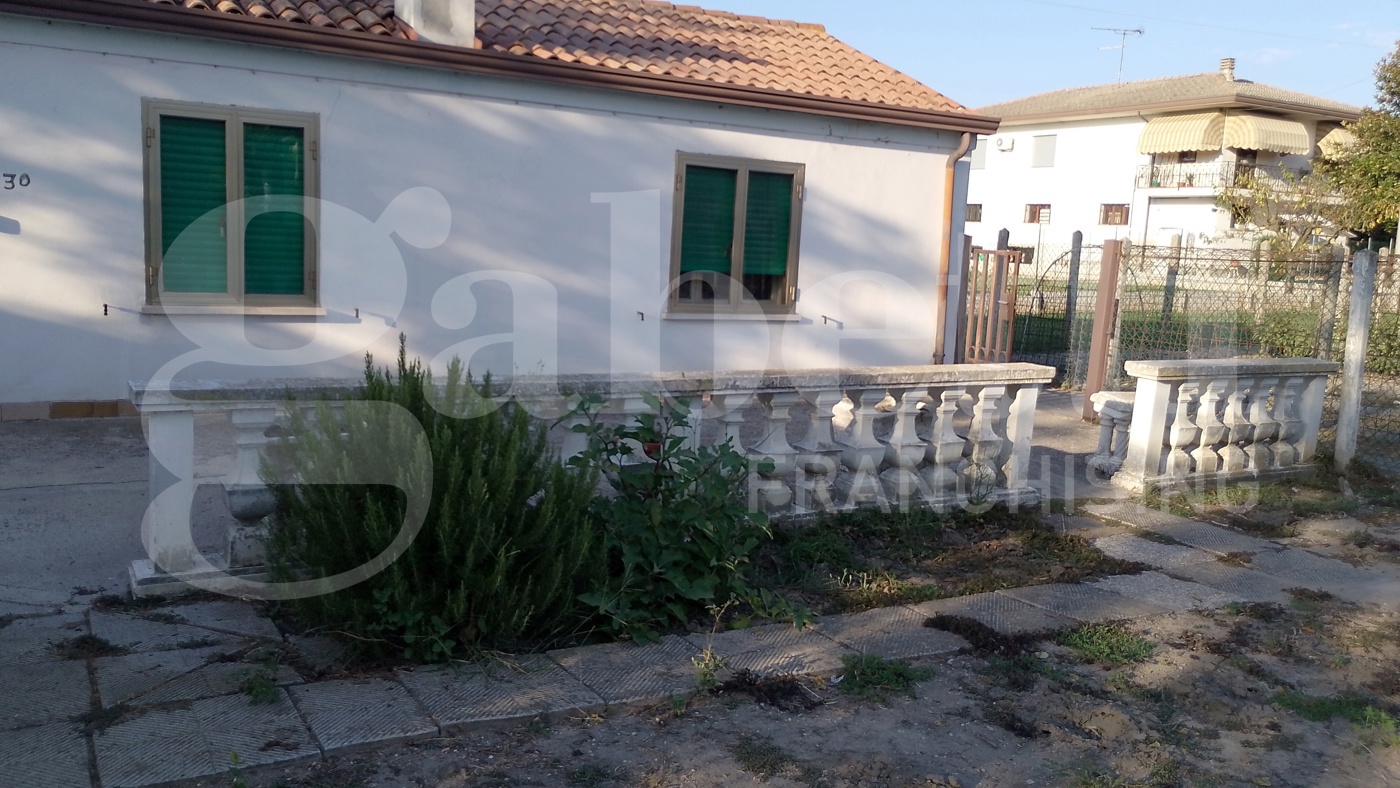 Casa indipendente con giardino a Gavello