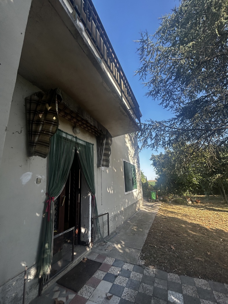 Rustico con giardino a Adria