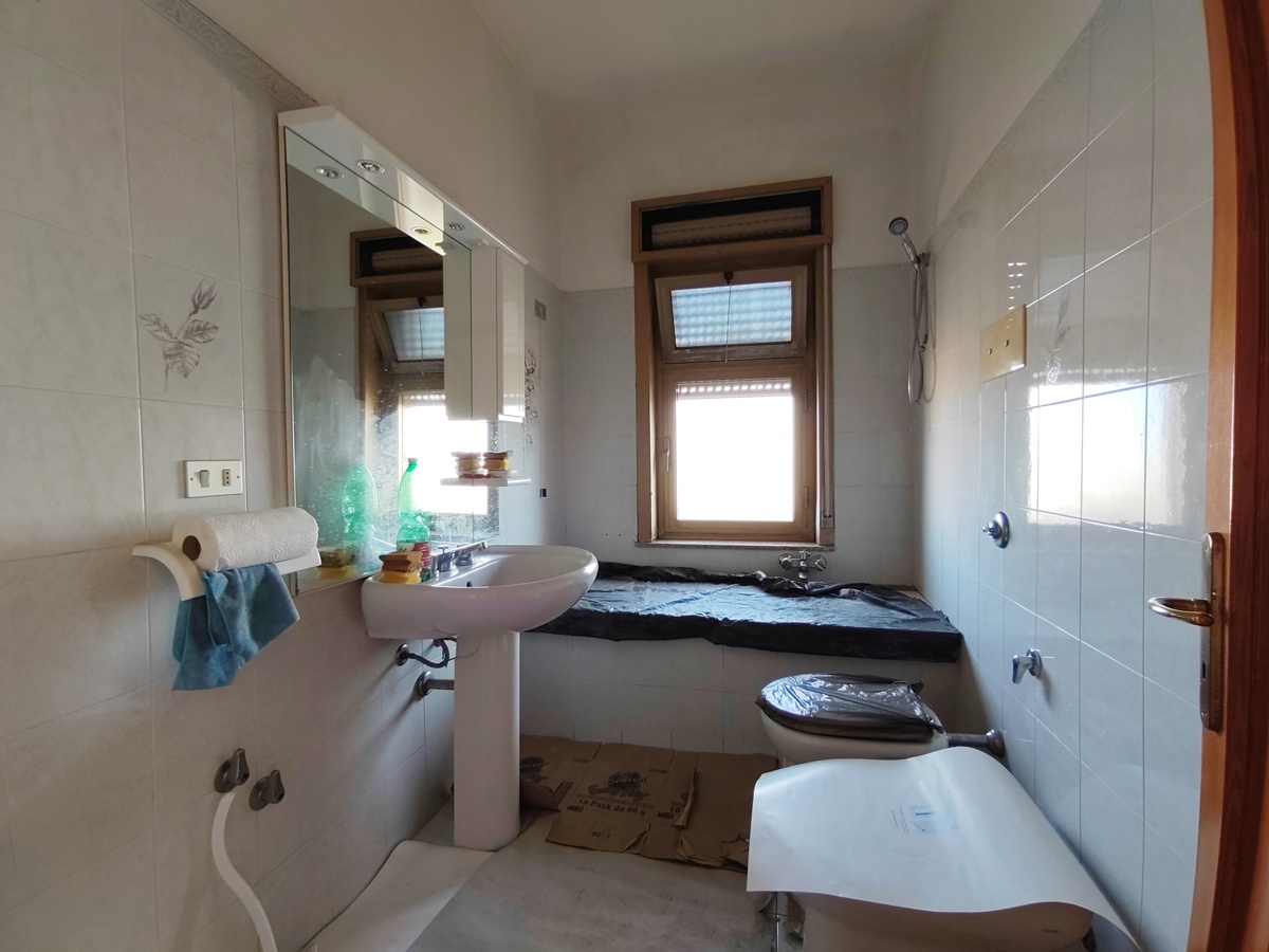 Quadrilocale in vendita a Barcellona Pozzo di Gotto