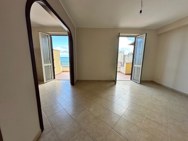 Quadrilocale in vendita a Caronia