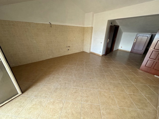 Quadrilocale in vendita a Caronia