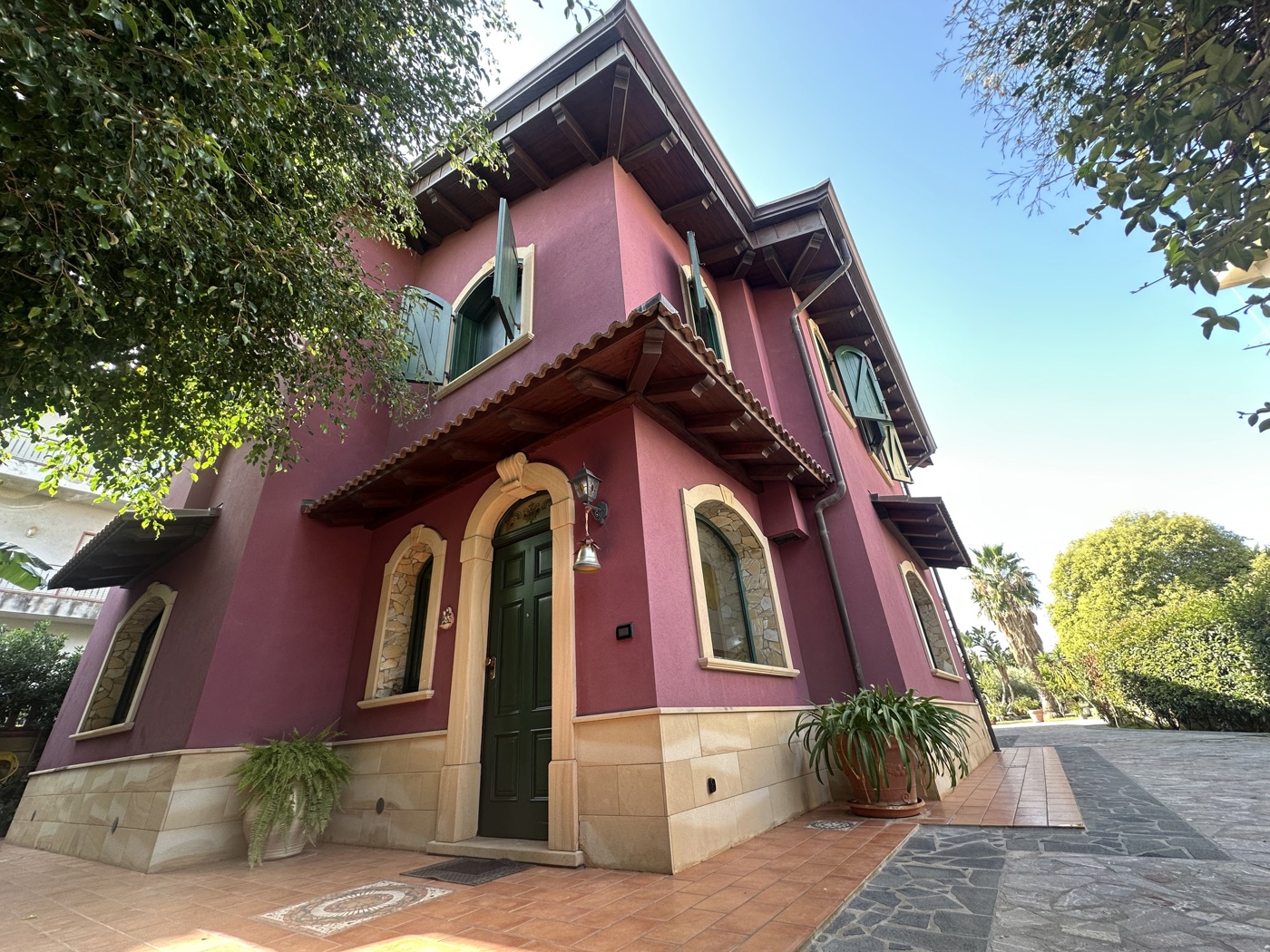 Villa con giardino a Barcellona Pozzo di Gotto