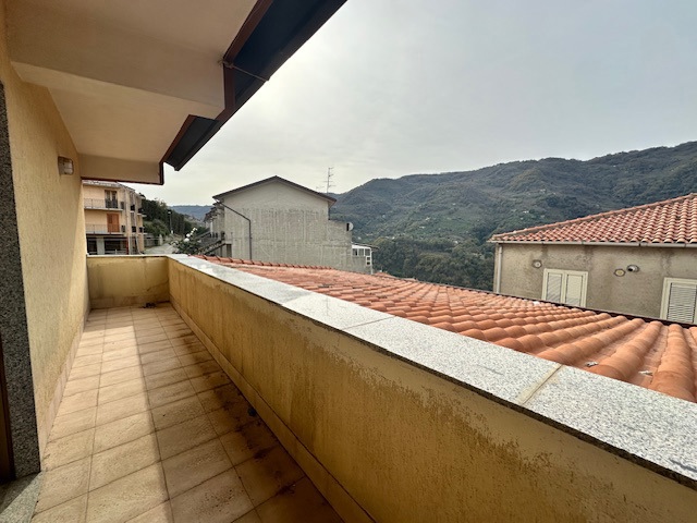 Trilocale con box a Sant'Angelo di Brolo