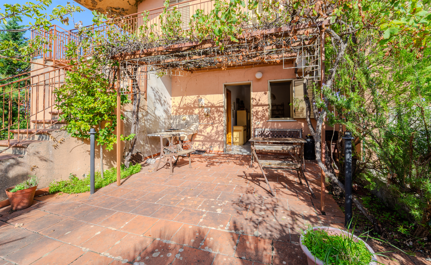 Casa indipendente in vendita a Montalbano Elicona