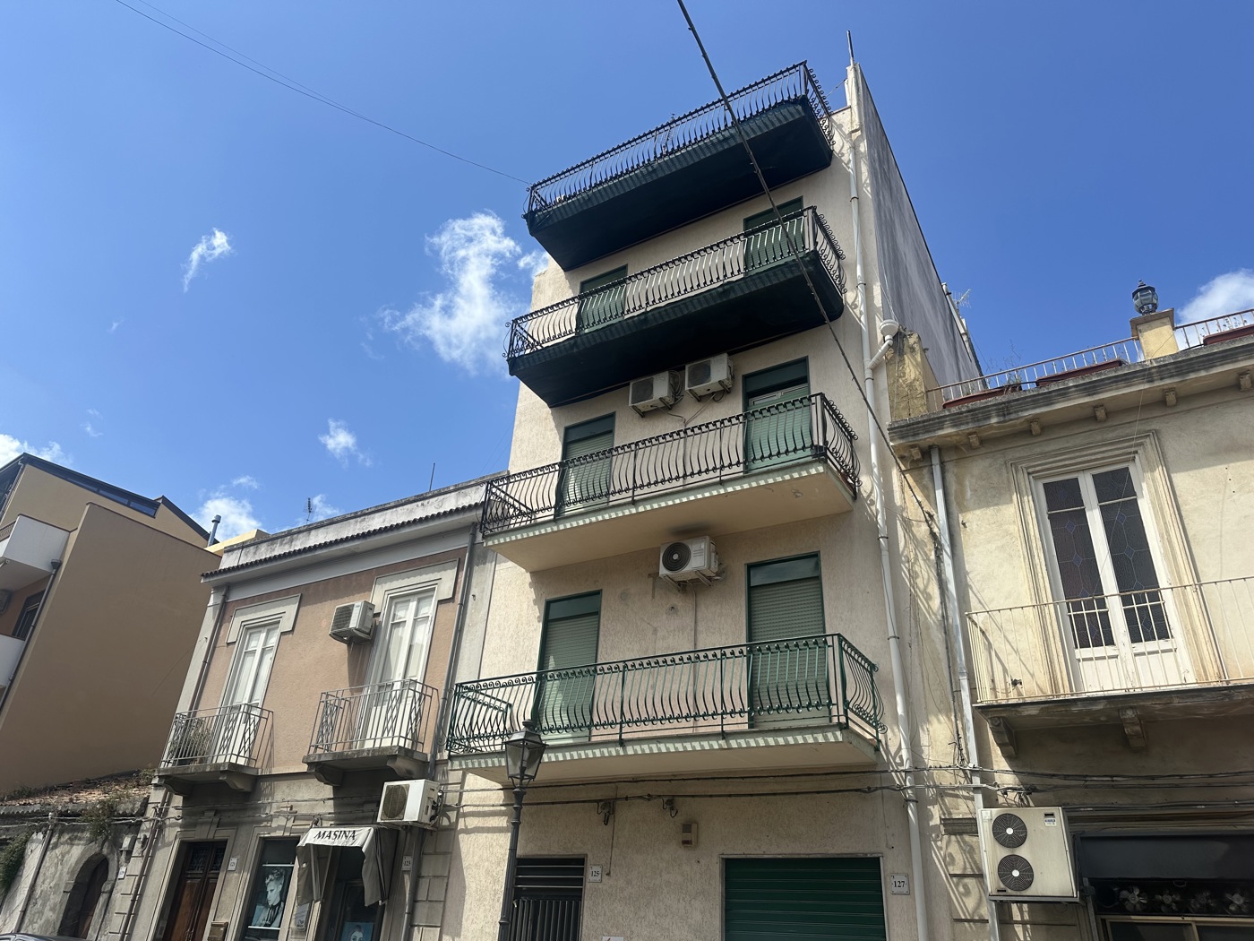Trilocale in vendita a Barcellona Pozzo di Gotto
