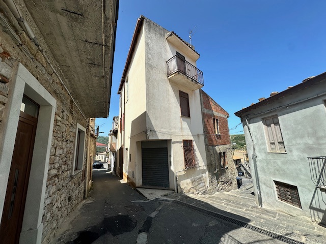 Casa indipendente in vendita a Basic