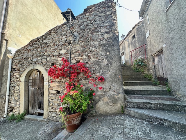 Magazzino in vendita a Basic