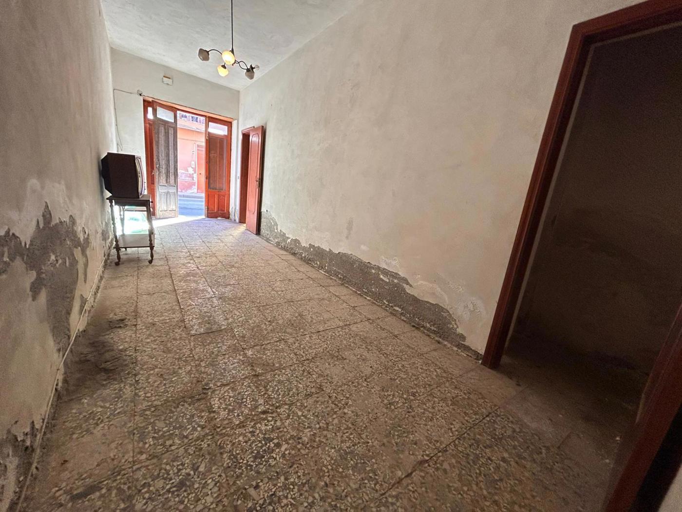 Casa indipendente da ristrutturare a Terme Vigliatore