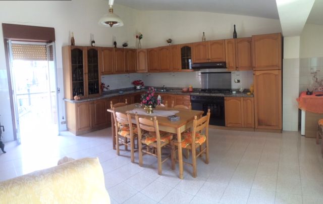 Quadrilocale arredato in affitto a Basic