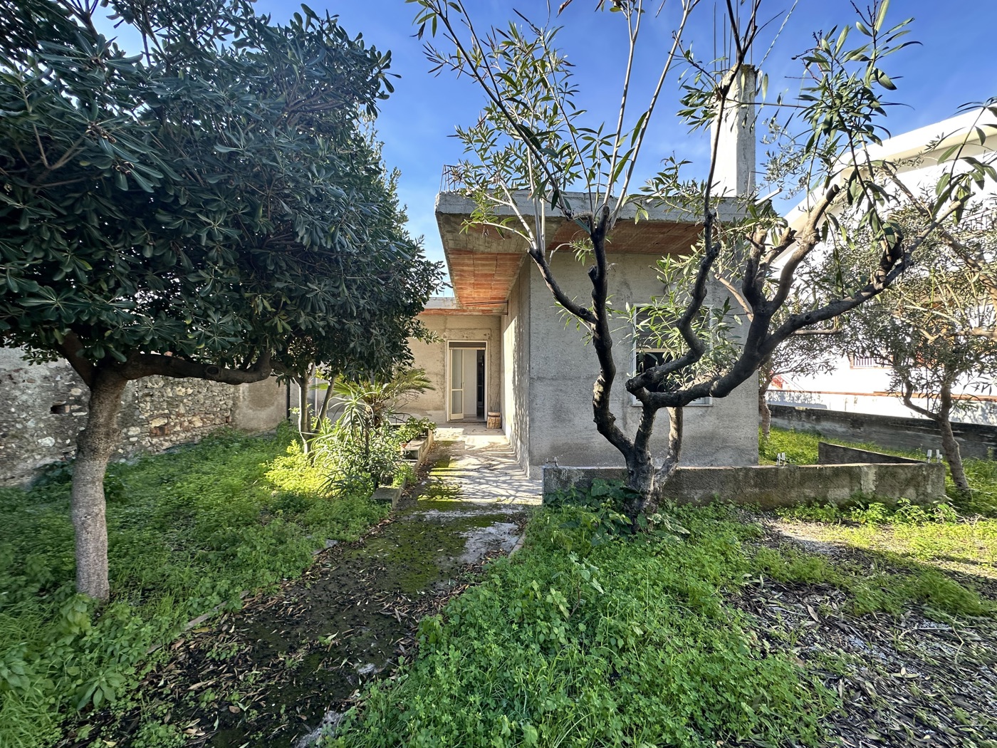 Villa con giardino a Barcellona Pozzo di Gotto