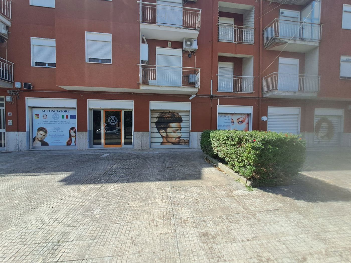 Negozio in affitto a Barcellona Pozzo di Gotto