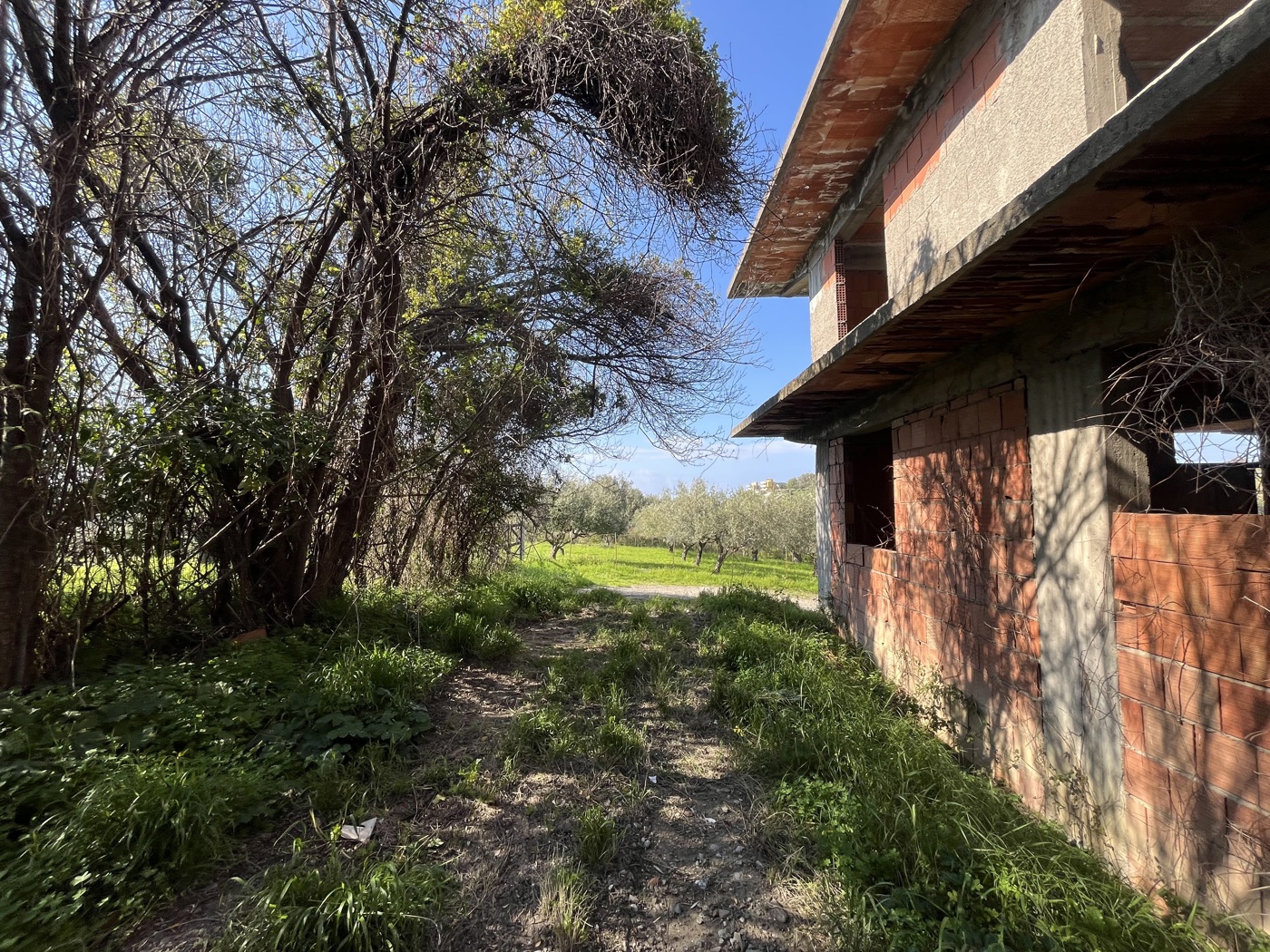 Villa con giardino a Barcellona Pozzo di Gotto