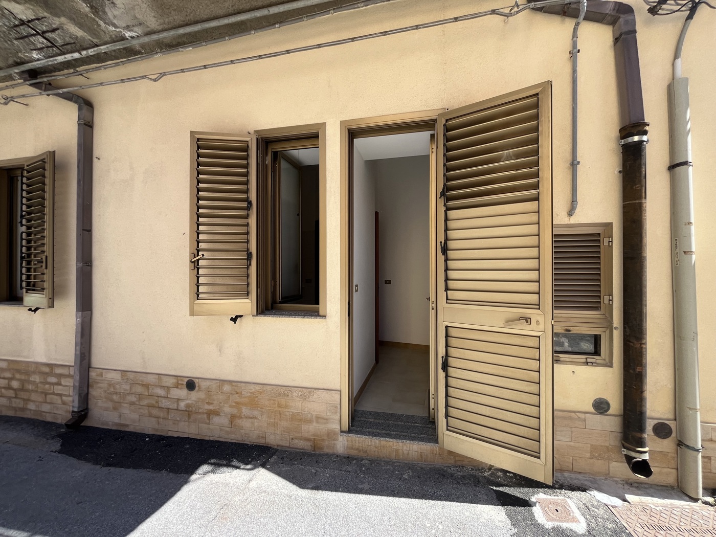 Quadrilocale in vendita a Barcellona Pozzo di Gotto