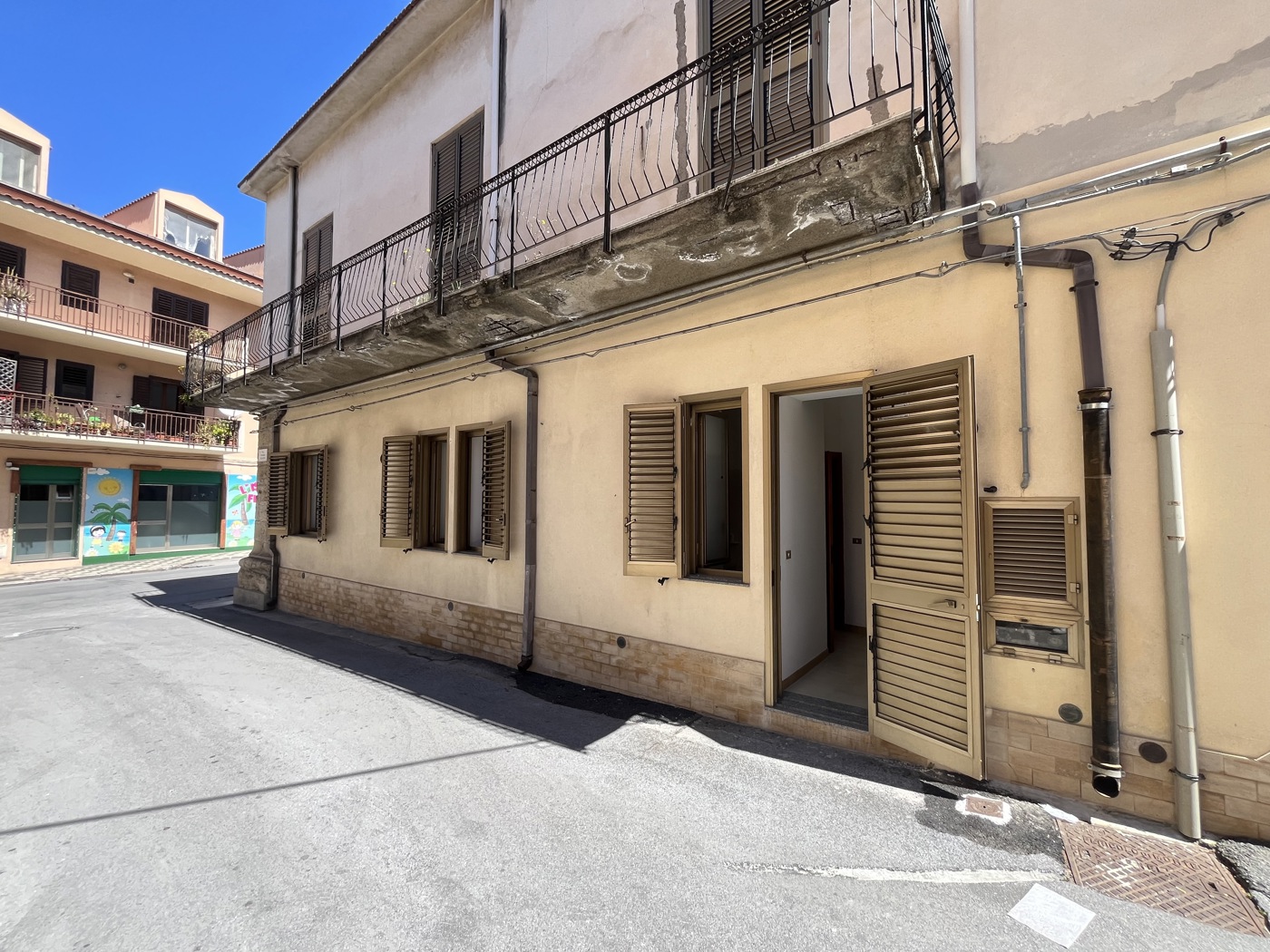 Quadrilocale in vendita a Barcellona Pozzo di Gotto