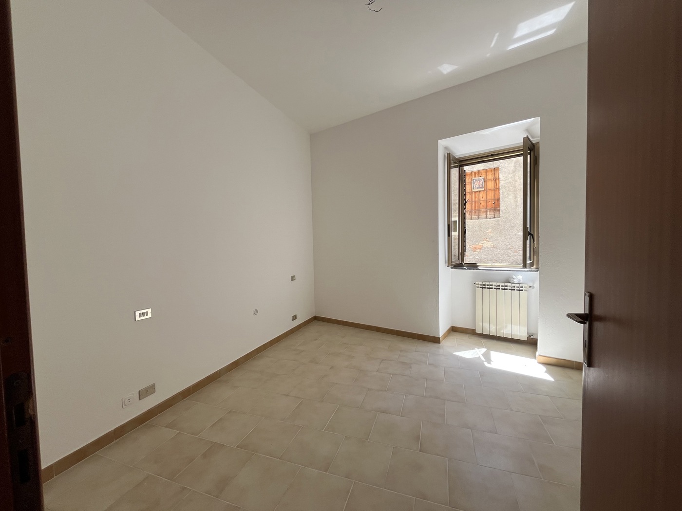 Quadrilocale in vendita a Barcellona Pozzo di Gotto