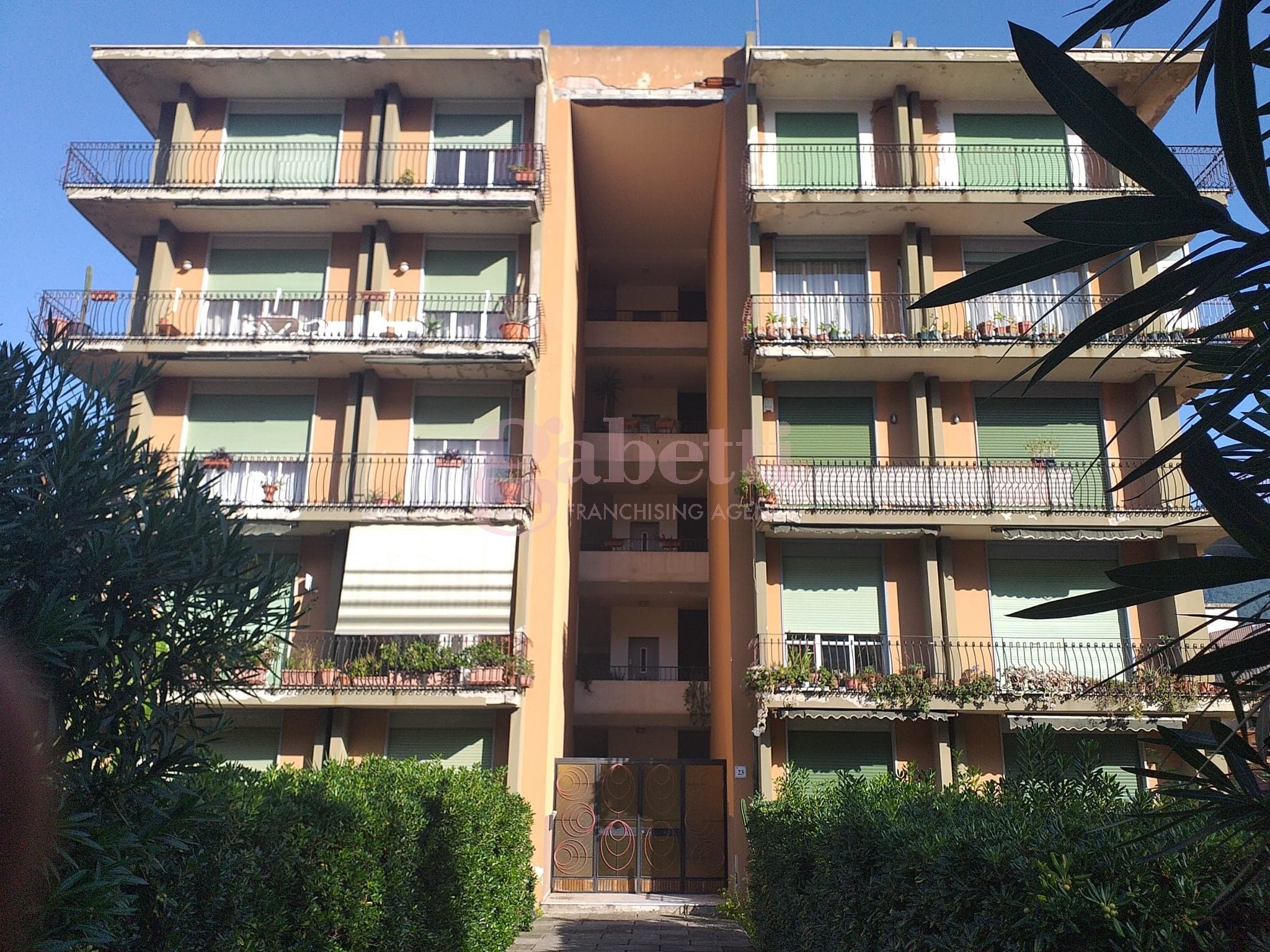 Quadrilocale in vendita a Barcellona Pozzo di Gotto