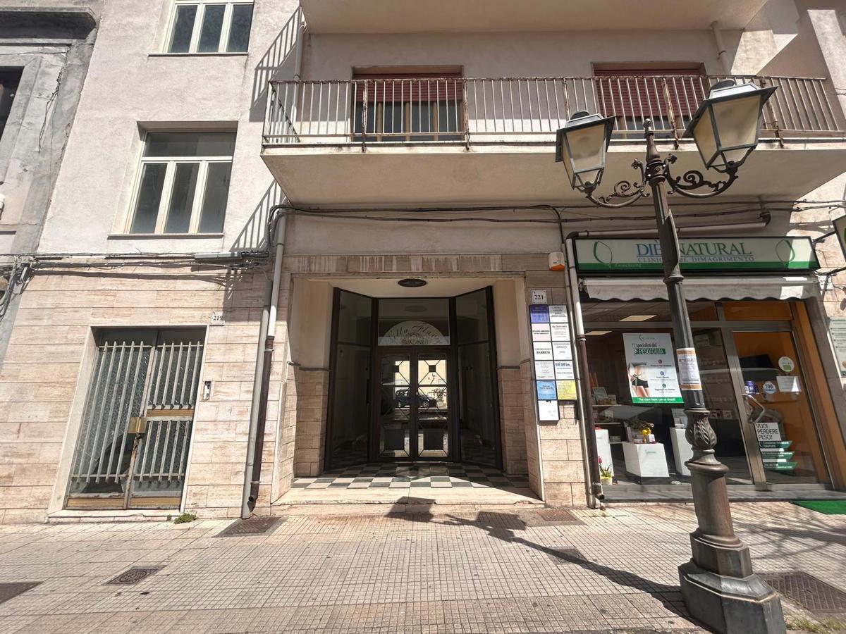 Ufficio con box doppio a Barcellona Pozzo di Gotto