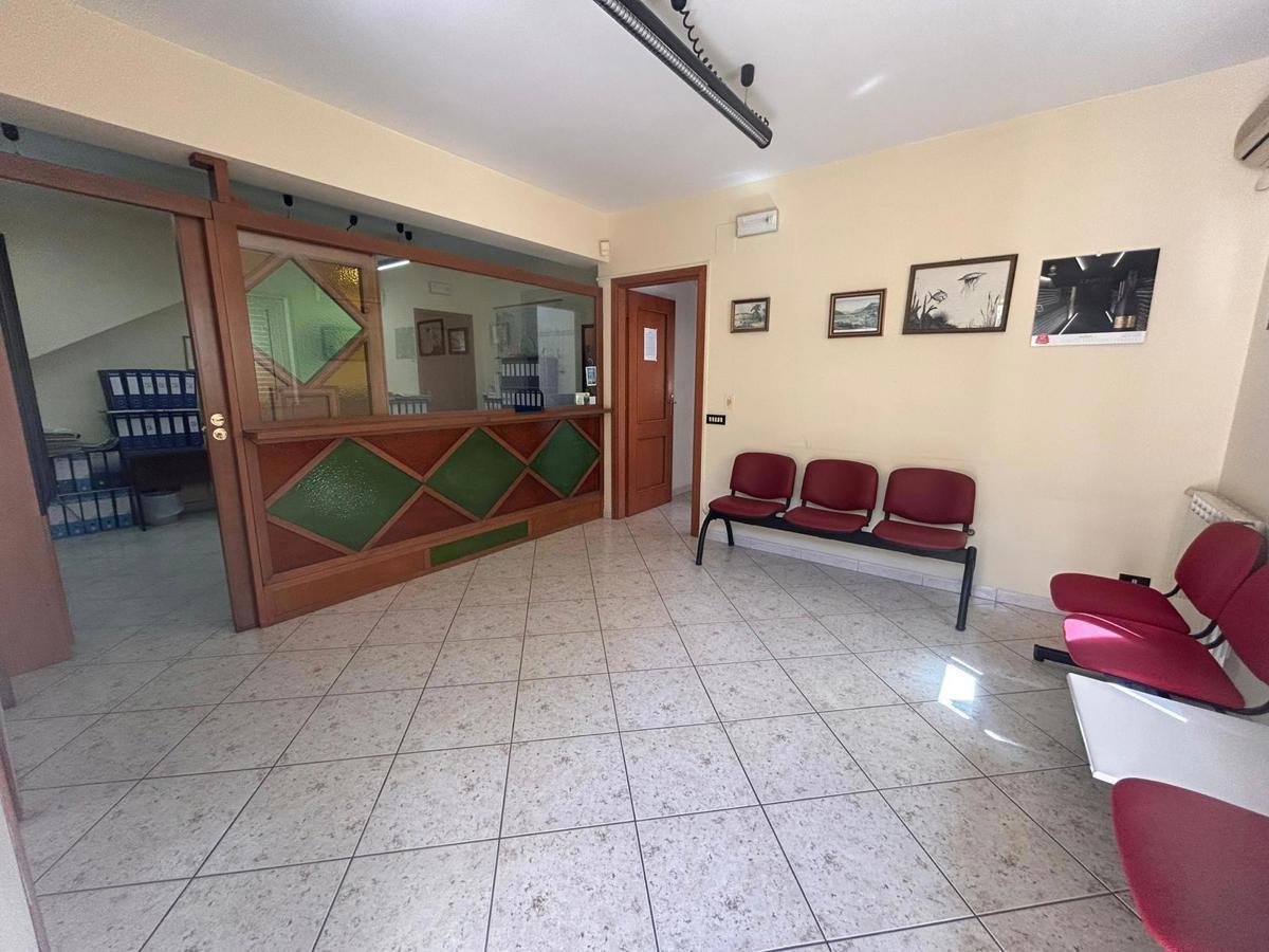 Ufficio con box doppio a Barcellona Pozzo di Gotto