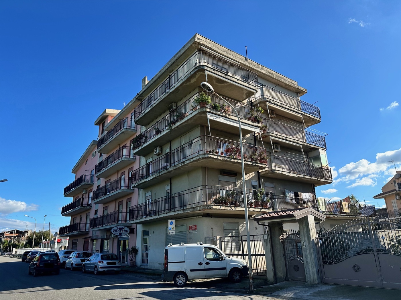 Quadrilocale in vendita a Barcellona Pozzo di Gotto