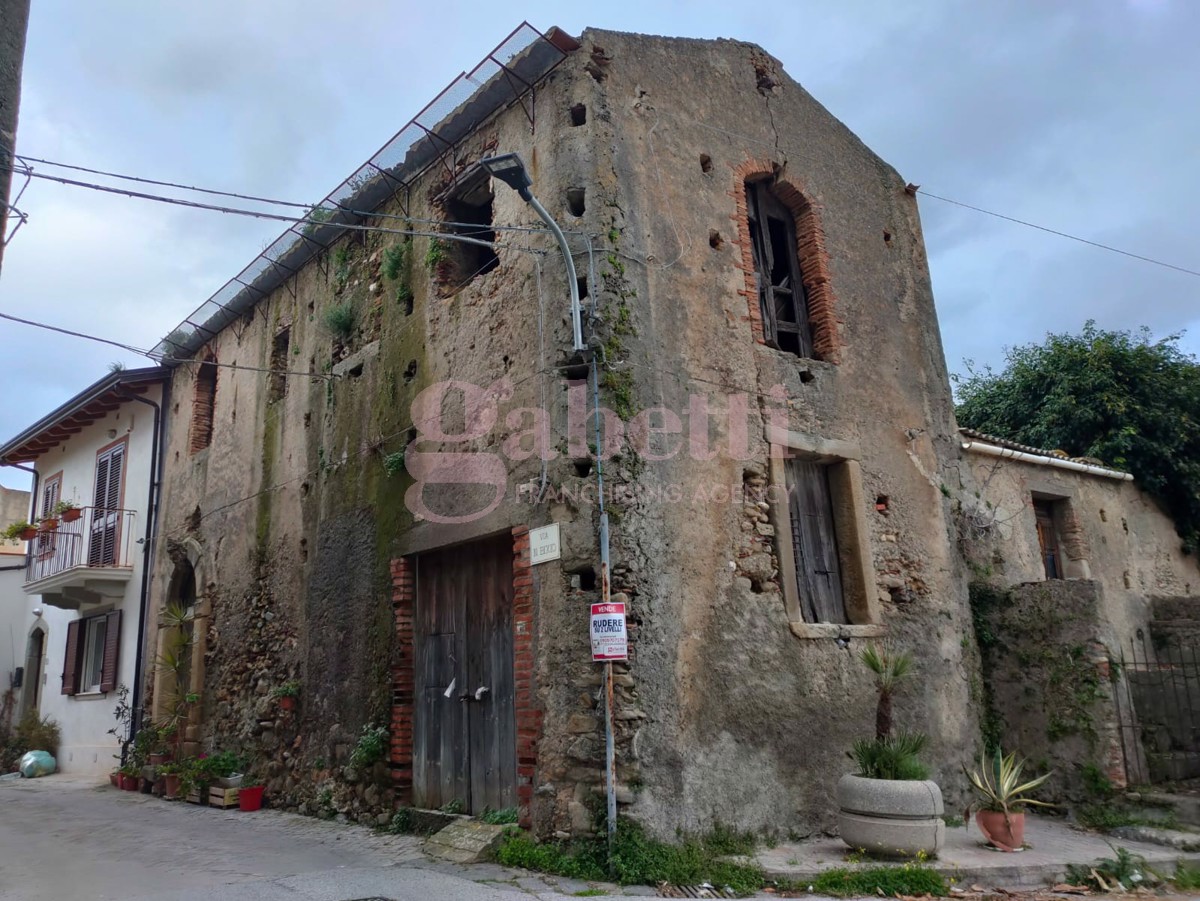 Rustico da ristrutturare a Rod� Milici