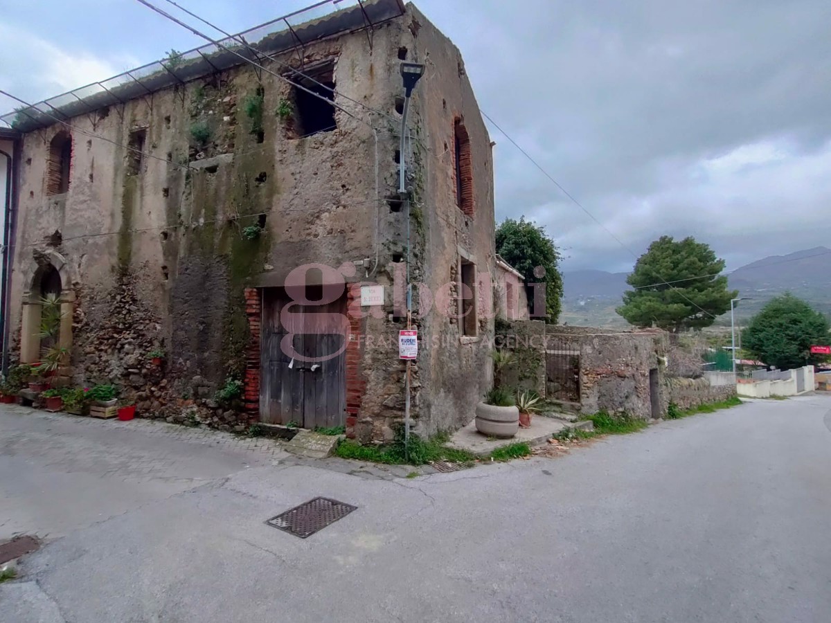 Rustico da ristrutturare a Rod� Milici