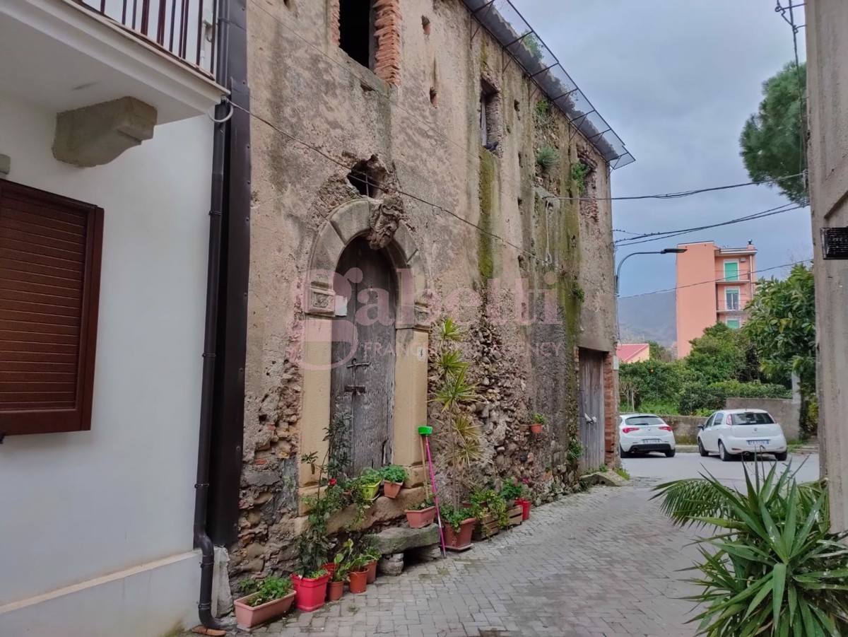 Rustico da ristrutturare a Rod� Milici