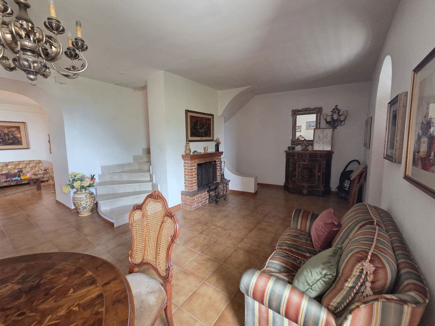 Casa indipendente in vendita a Basic�