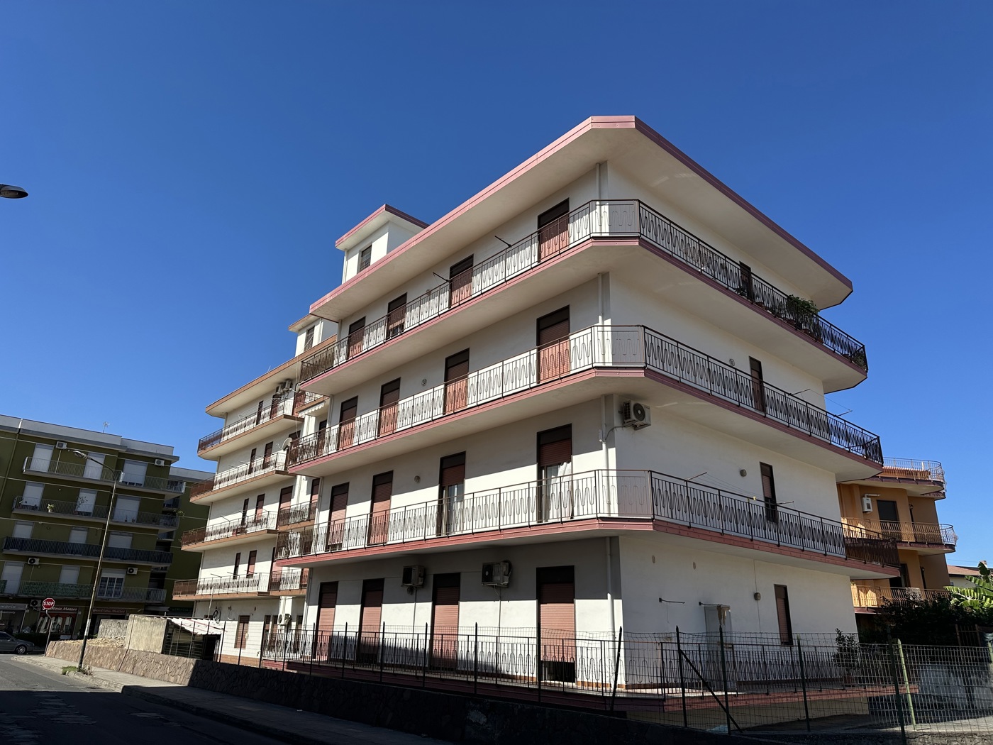 Quadrilocale in vendita a Barcellona Pozzo di Gotto