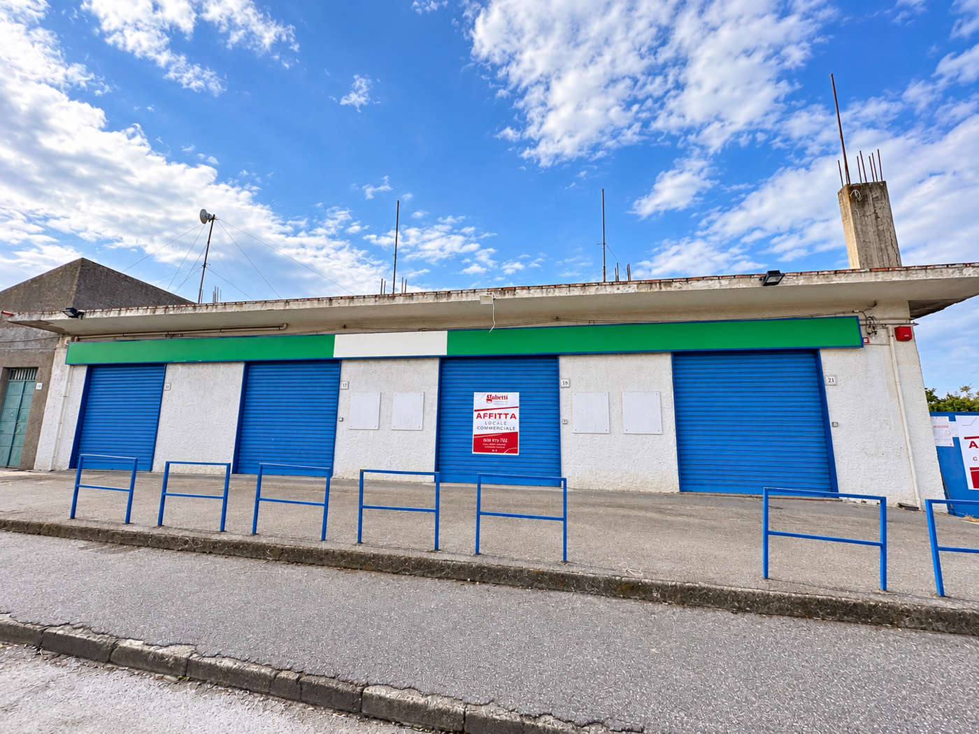 Locale commerciale in affitto a Barcellona Pozzo di Gotto