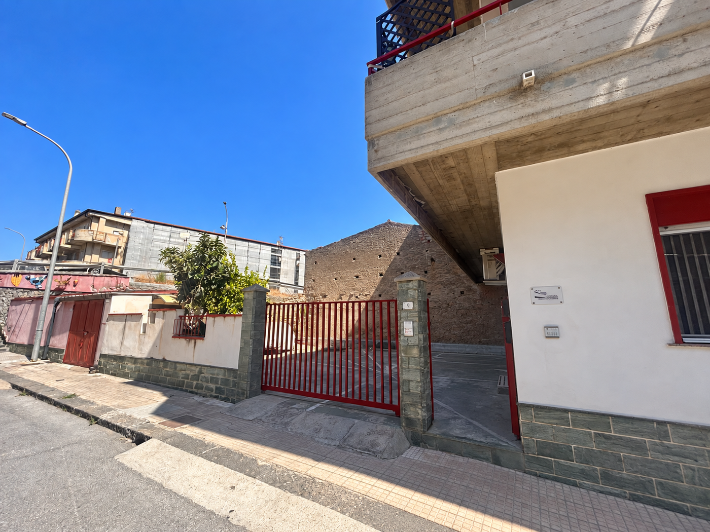 Quadrilocale con box doppio a Oliveri