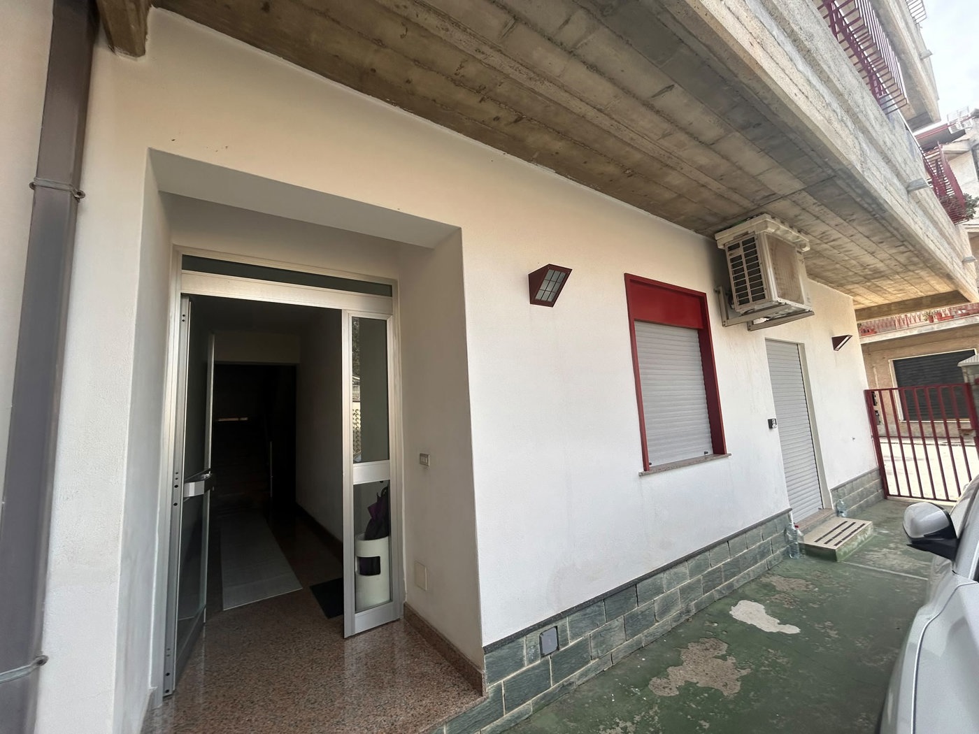 Quadrilocale con box doppio a Oliveri