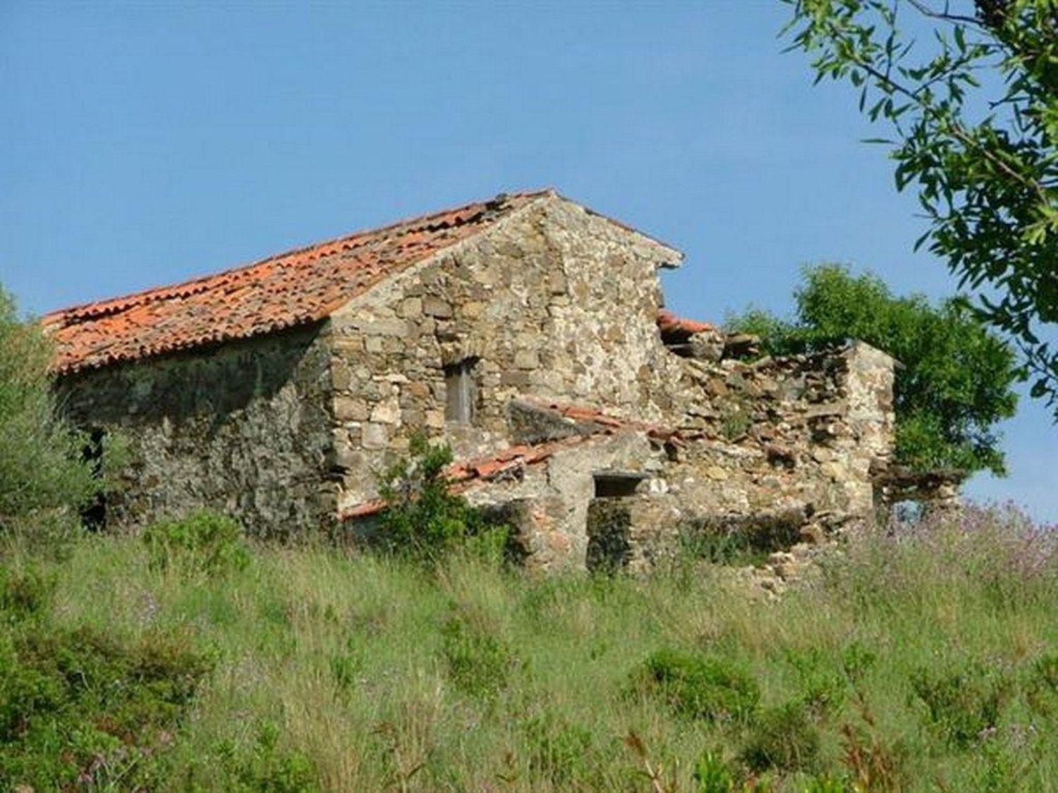 Casa indipendente da ristrutturare a Pollica
