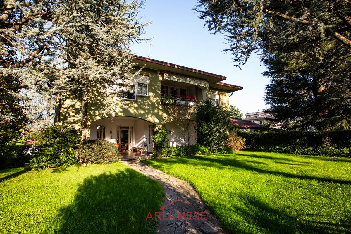 Villa in vendita a Parabiago