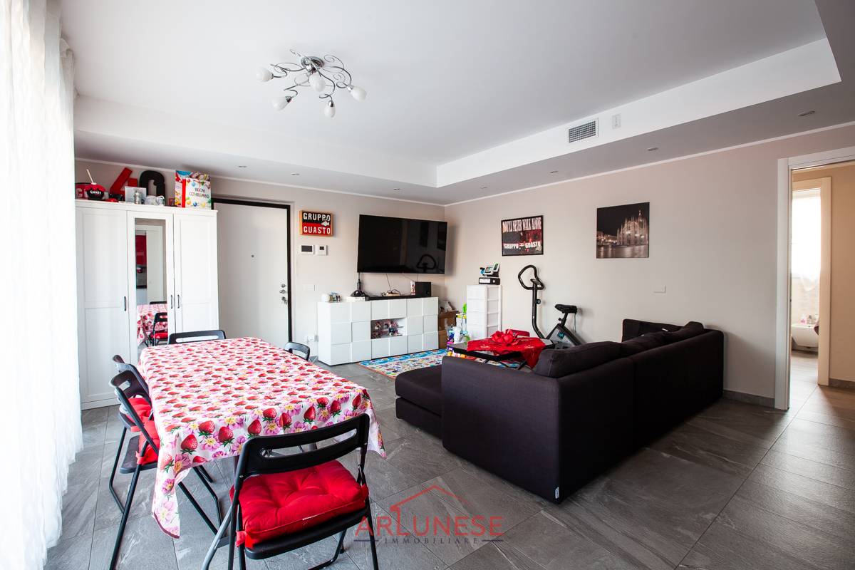 Appartamento in vendita a Parabiago, Ravello