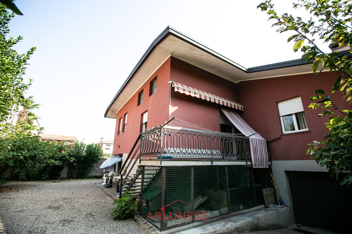 Villa in vendita a Casorezzo