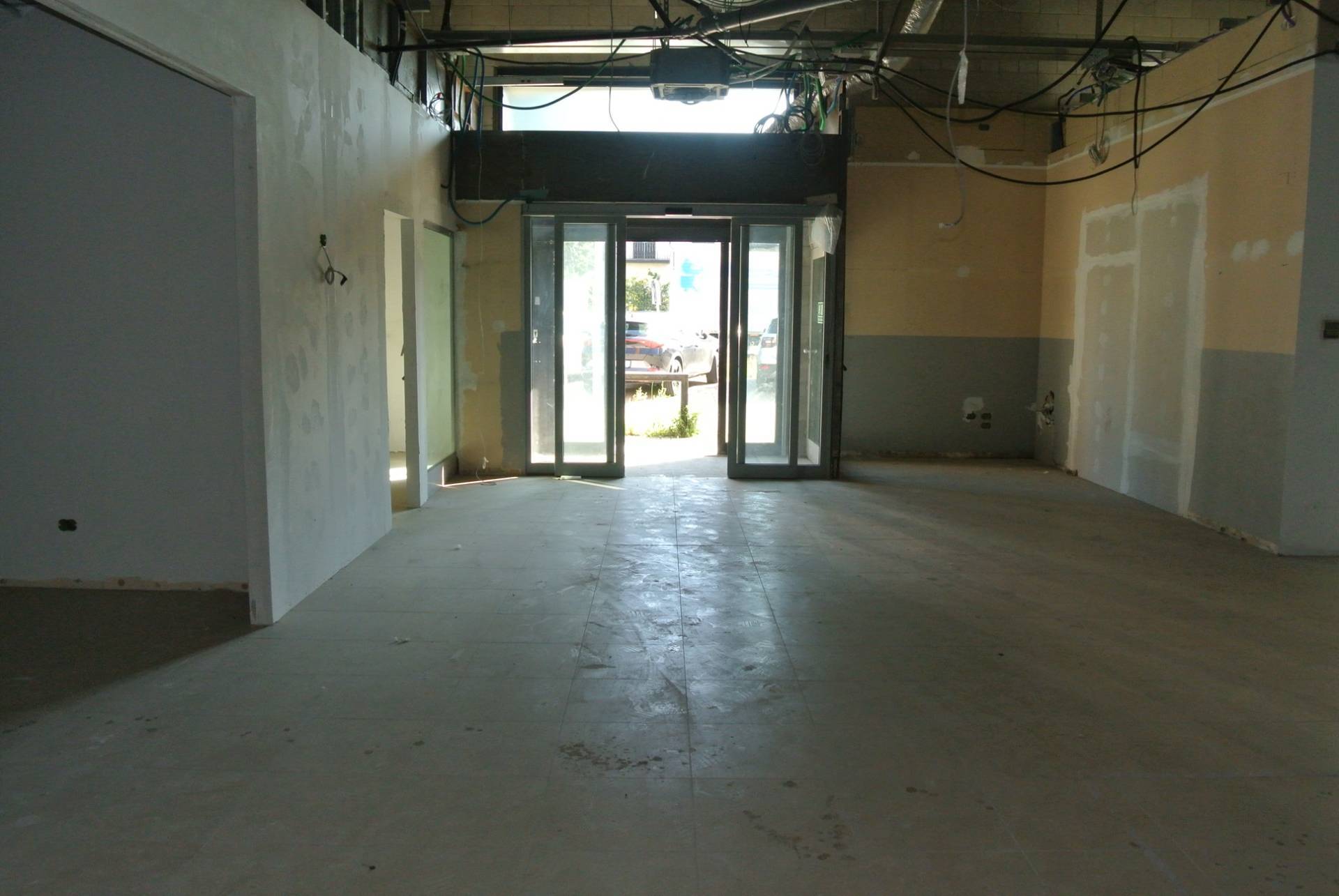 Attivit commerciale in vendita a Nerviano