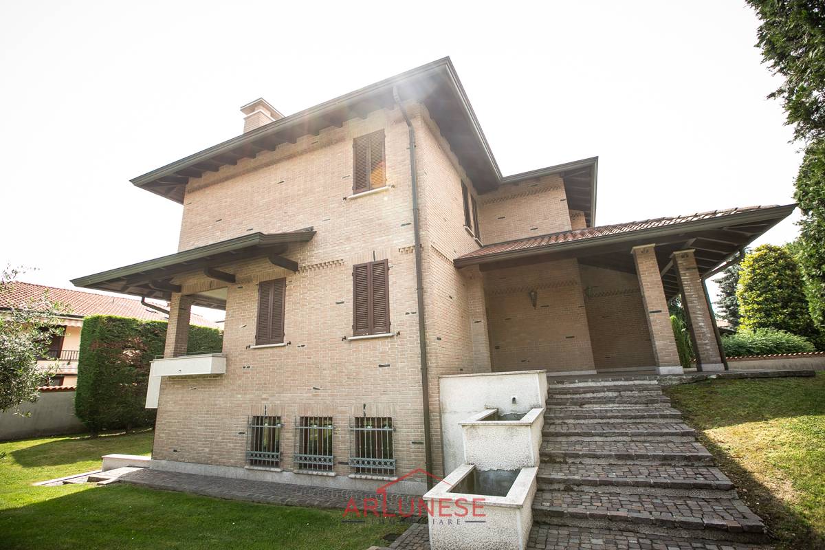 Villa in vendita a Arluno