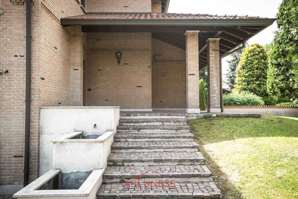 Villa in vendita a Arluno