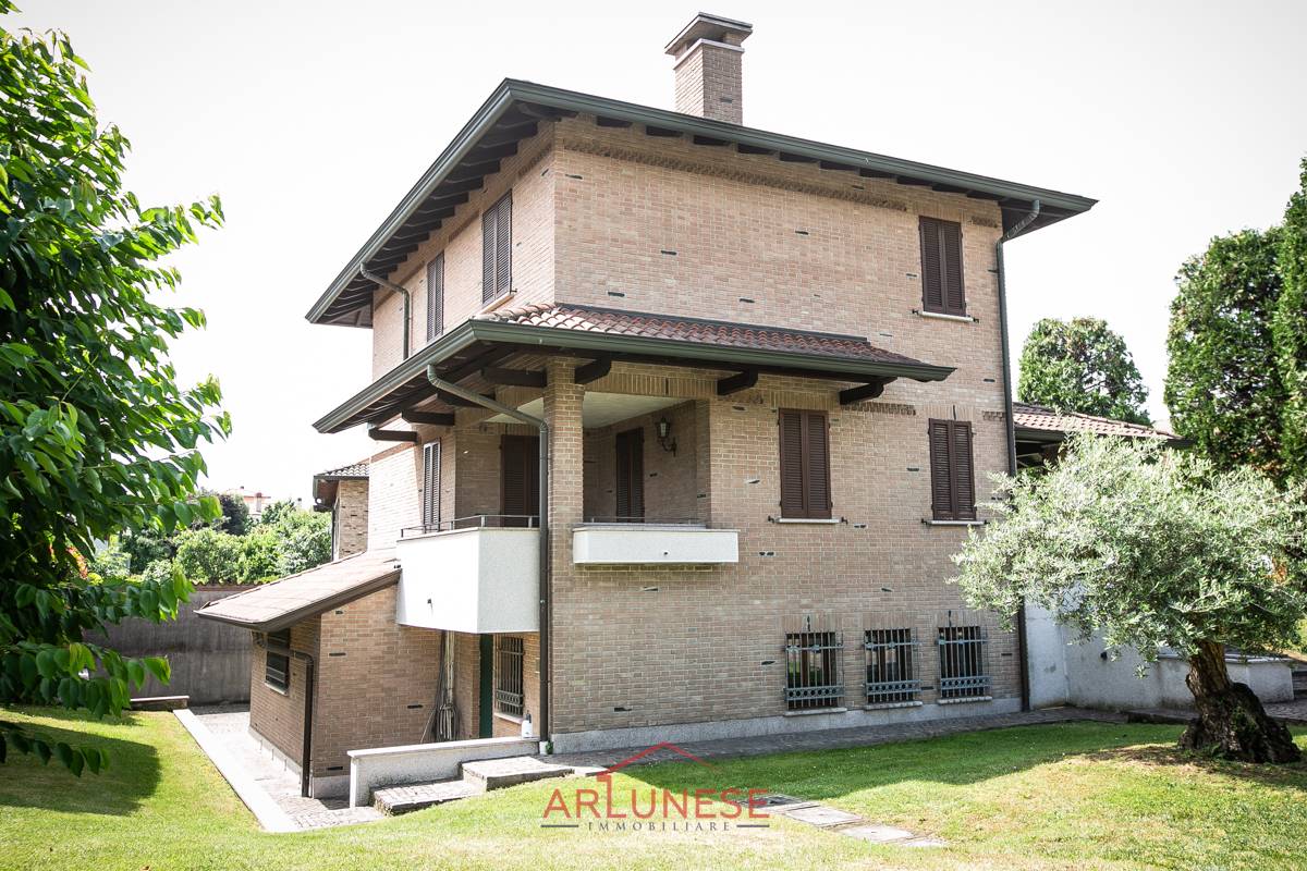 Villa in vendita a Arluno