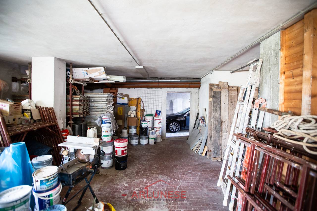 Deposito in vendita a Arluno