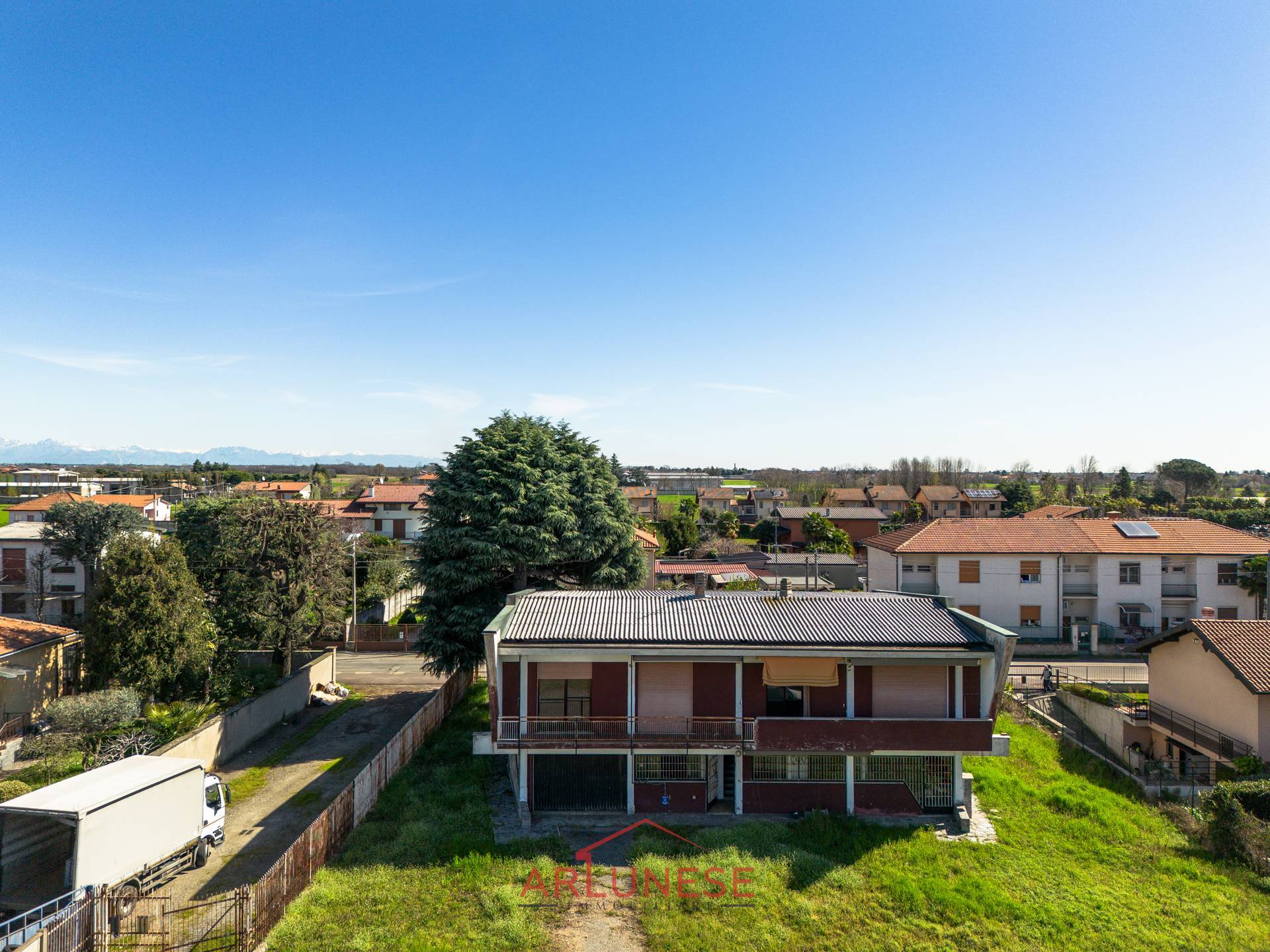 Villa in vendita a Inveruno