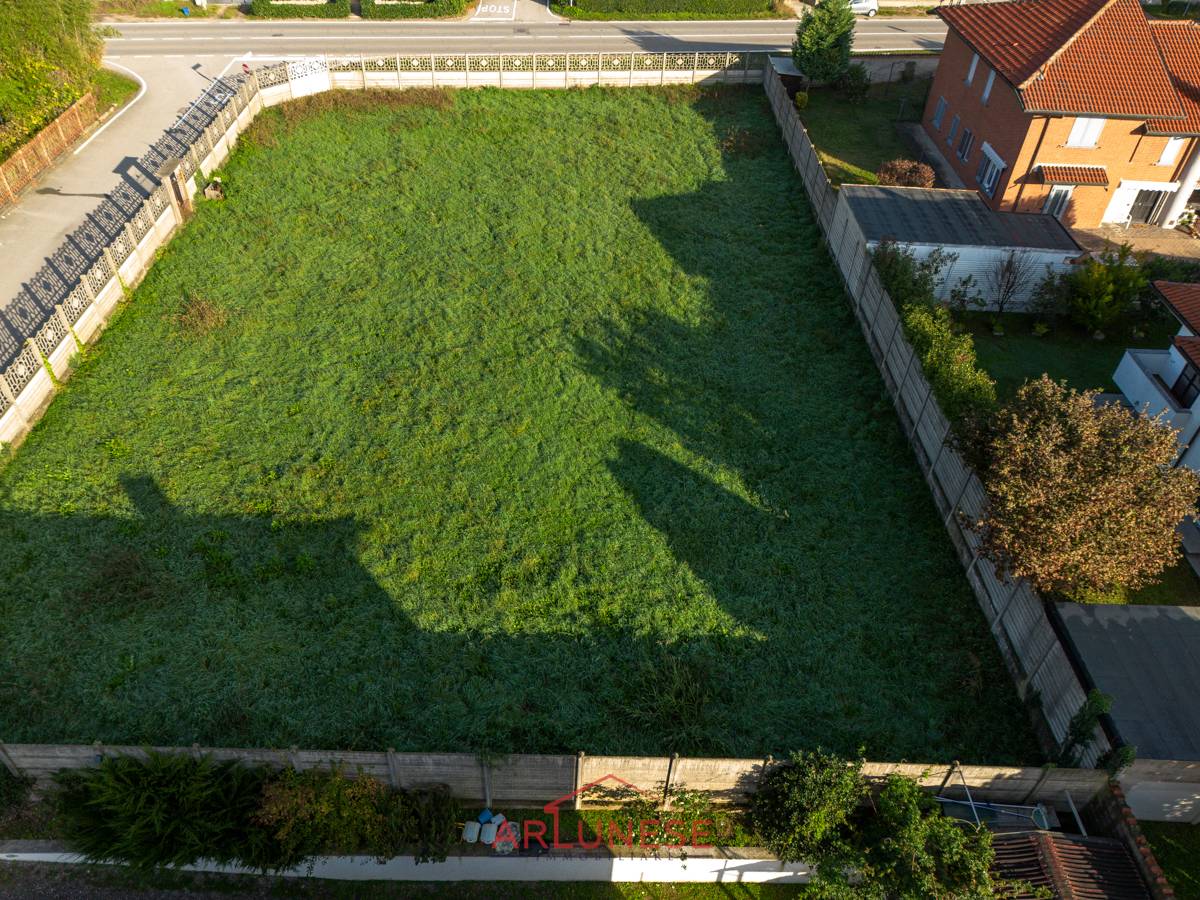 Terreno edificabile in vendita a Casorezzo