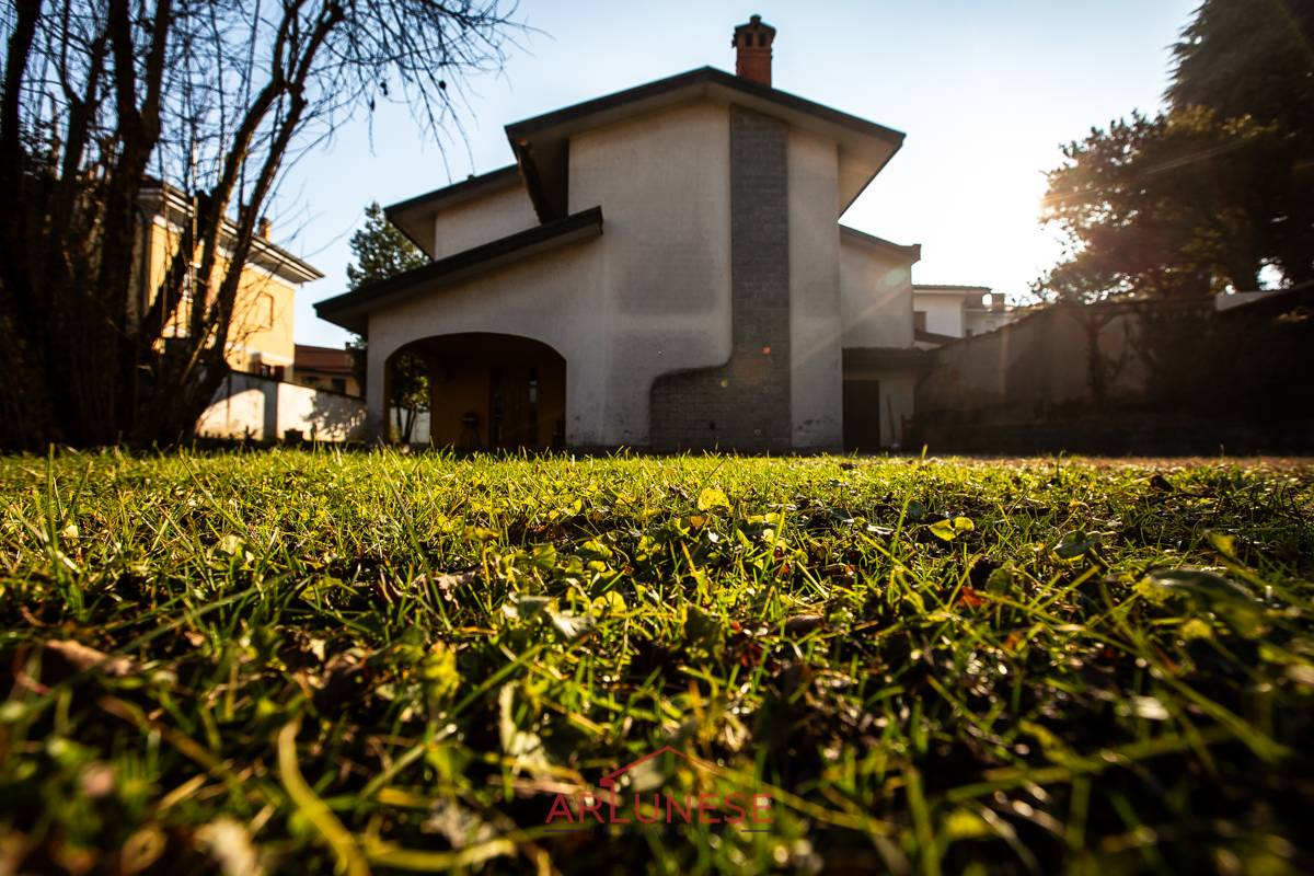 Villa in vendita a Santo Stefano Ticino