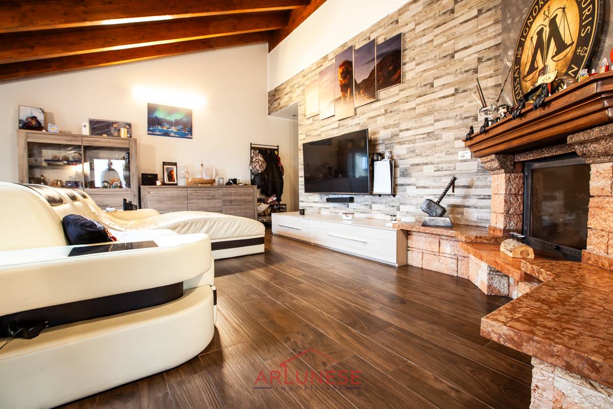 Appartamento in vendita a Ossona