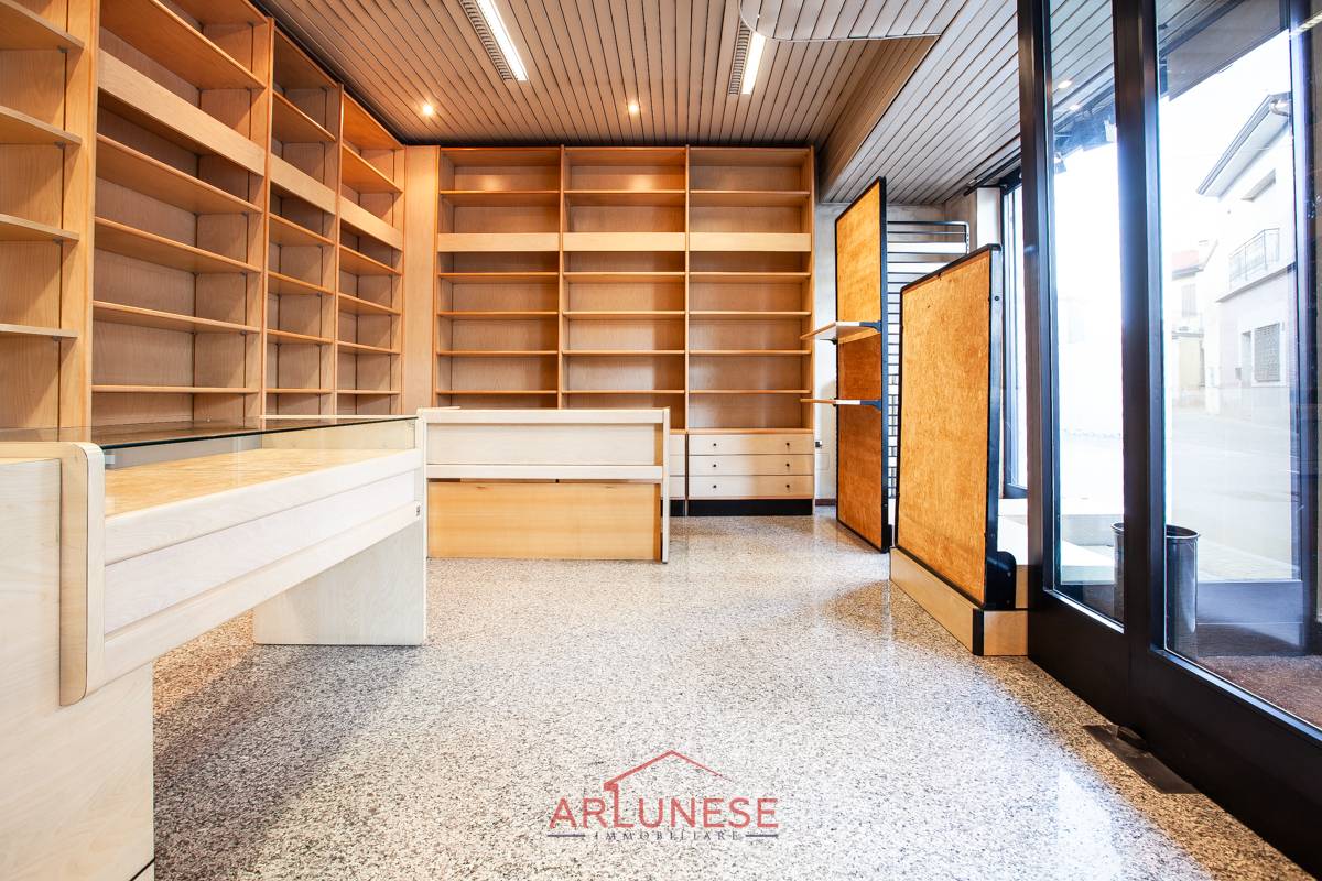 Attivit commerciale in affitto a Casorezzo